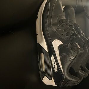 Kids size 4 black and white Nike air max 90